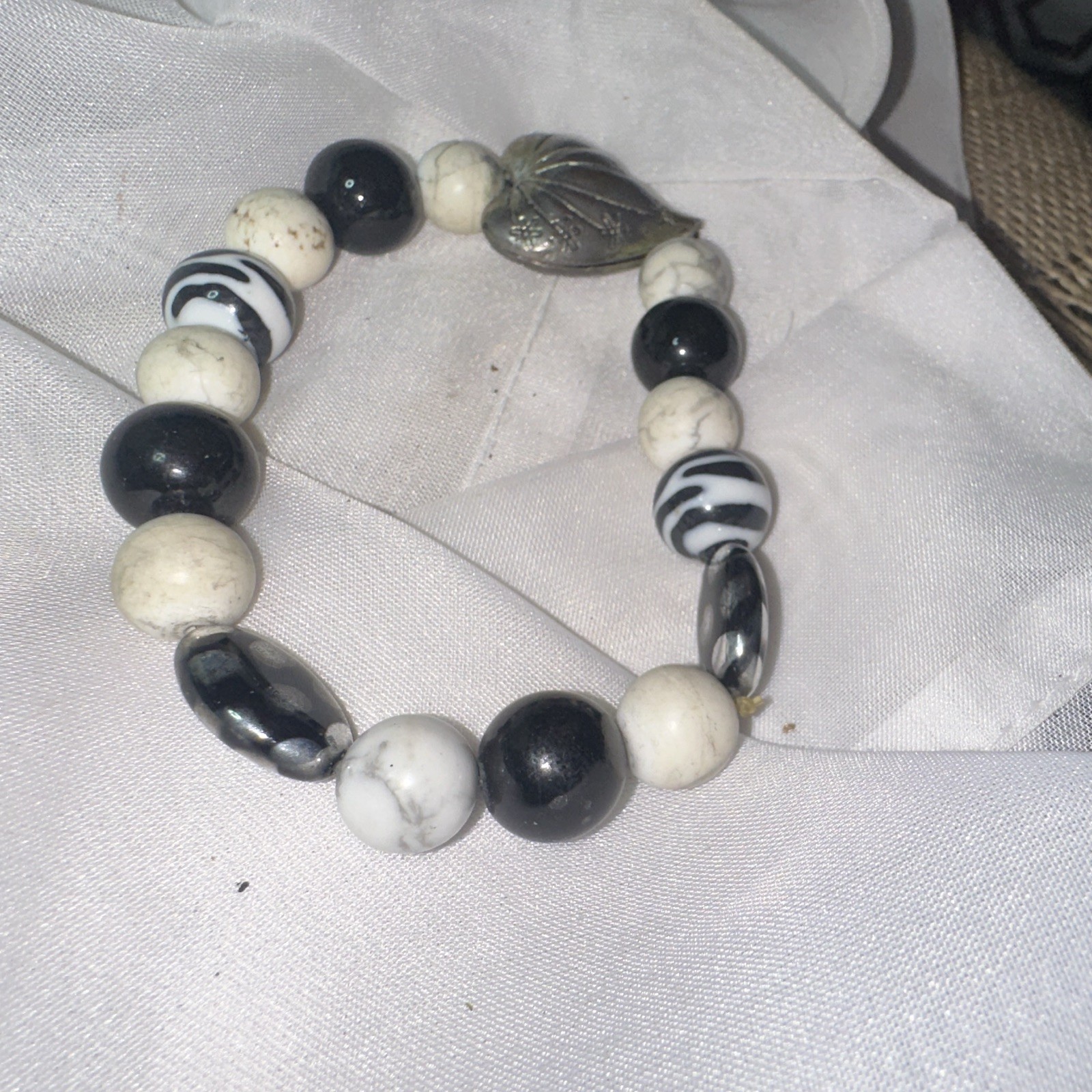 Black & White Round Beaded Stretch Bracelet, Silver Tone Heart Dangle Charm
