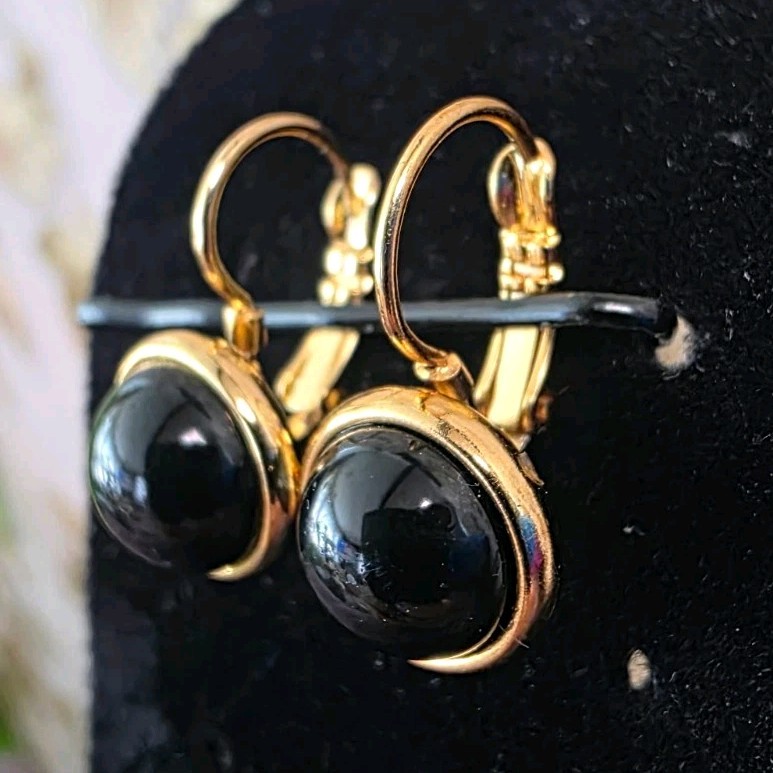 Classic Gold Tone Round Black Stone Bezel Leverback Dangle/Drop Earrings