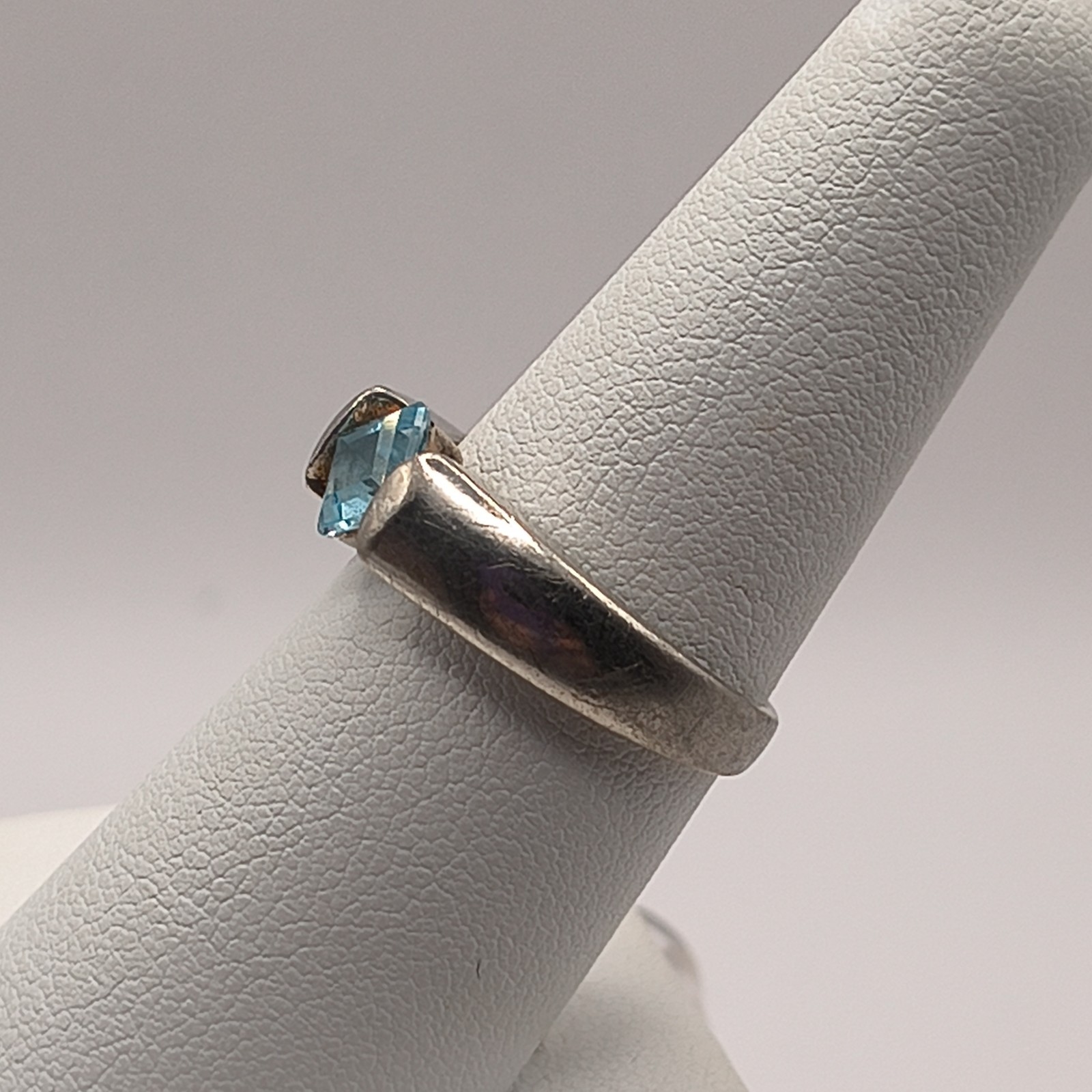 Modern Sterling Silver 925 Ring Square Cut Blue Topaz. Sz 7, 3.7grams