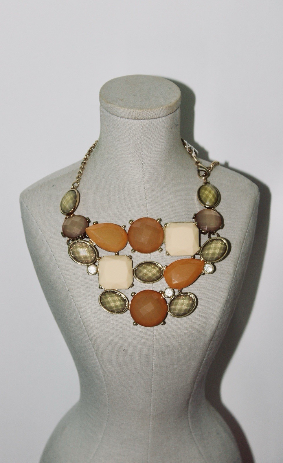 Ann Taylor Gold Tone Resin Necklace Orange Cream Green Oval Bezel Cable Chain