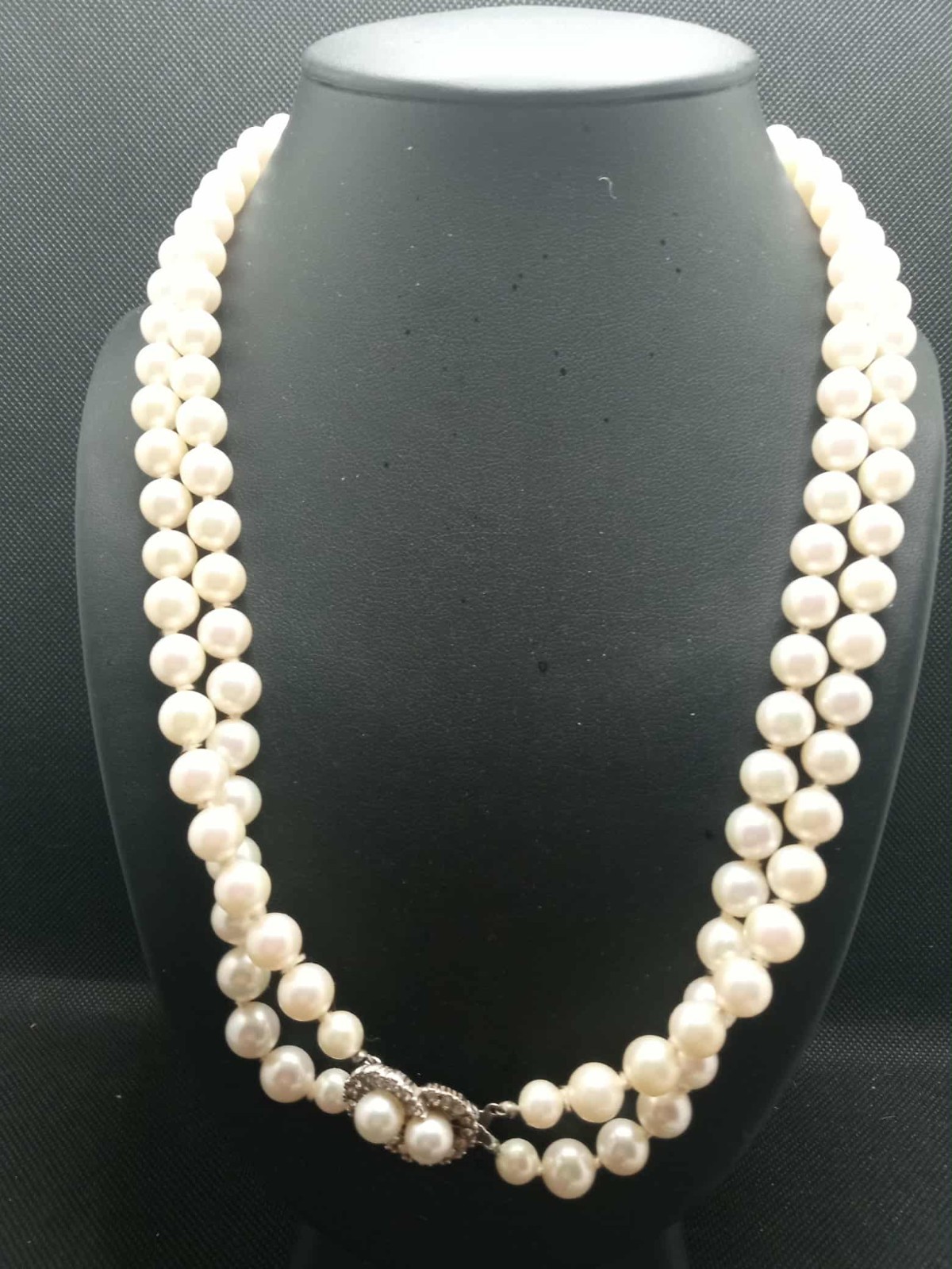 Lot of 4 Beautiful & Elegant Faux Pearl Necklaces Approx. 16″ to 20”