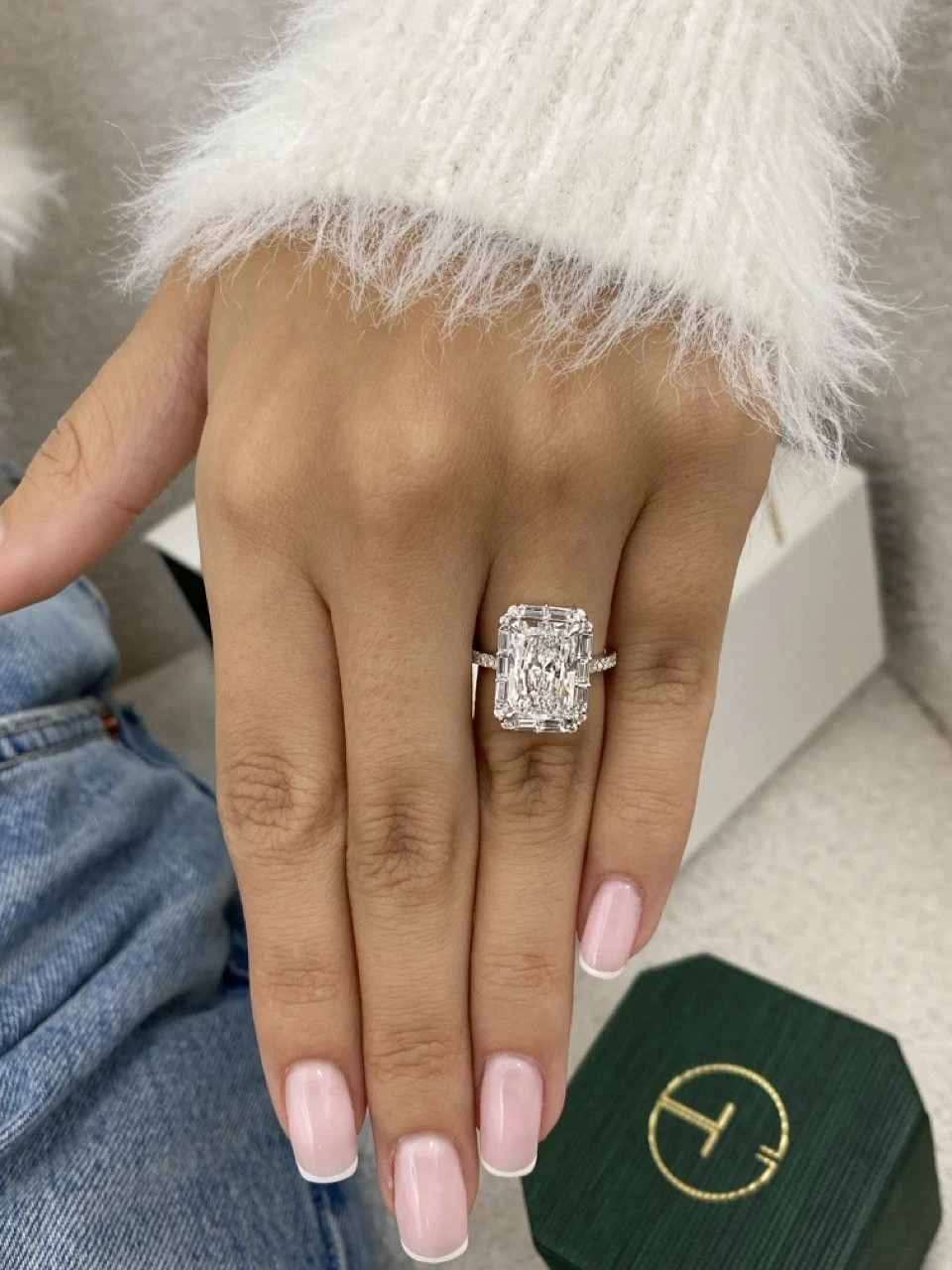 Baguette side Stone Ring 2.2 Ct Radiant Simulated Diamond 925 Sterling Silver