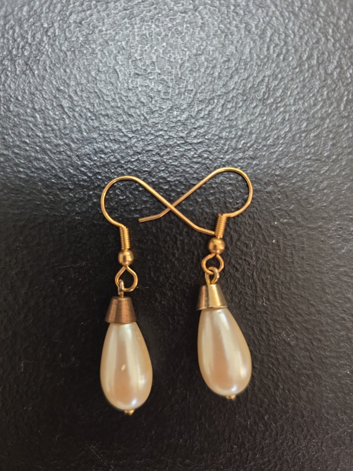 Beautiful Teardrop Pearl Drop Earrings With Goldtone French Hook Hardware