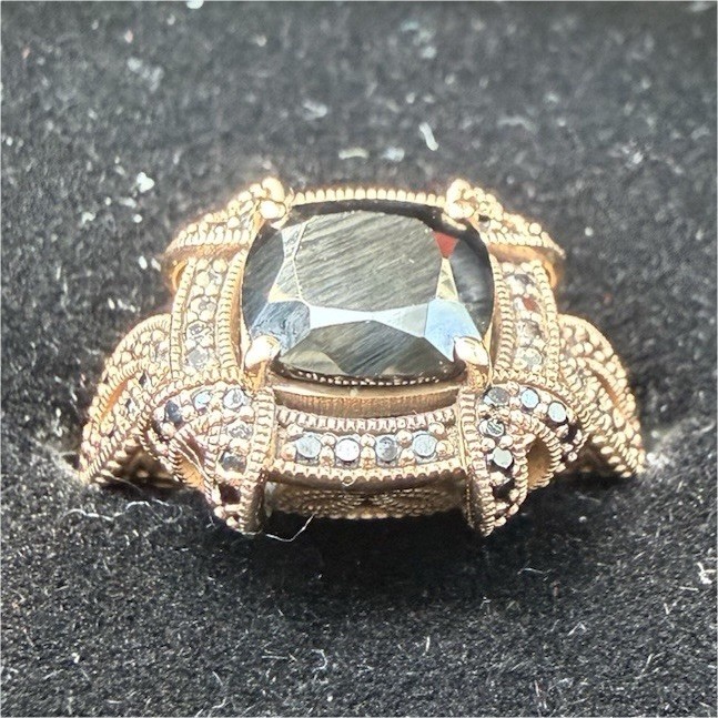 Gold Tone Filigree Cocktail Ring Size 5 1/4 w/ Black Cushion-Cut Stone