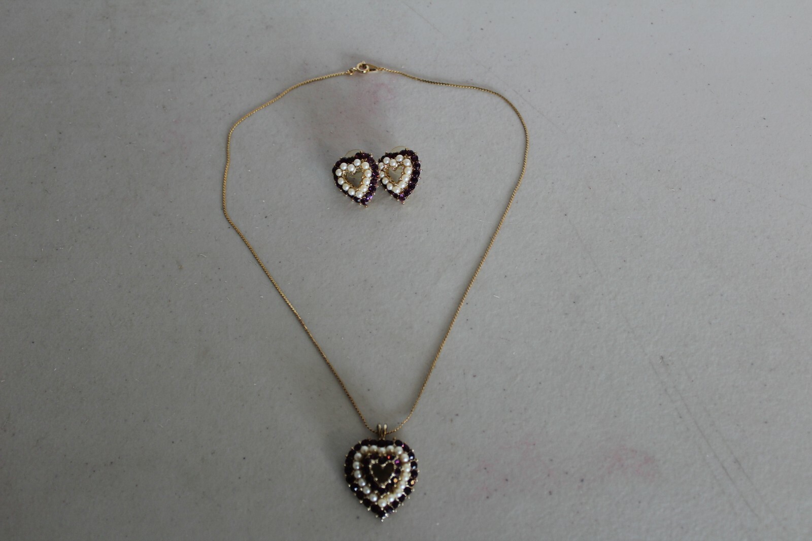 BEAUTIFUL HEART PENDANT & NECKLACE SET FAUX PEARL PURPLE CRYSTAL STONES