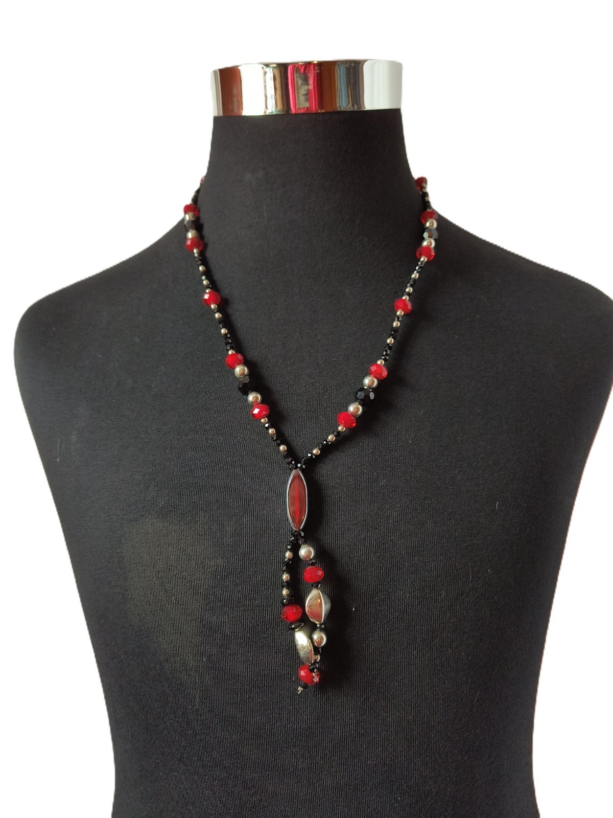 Red Black Silver Color Beaded Necklace 32″ Casual Wear Lobster Closure