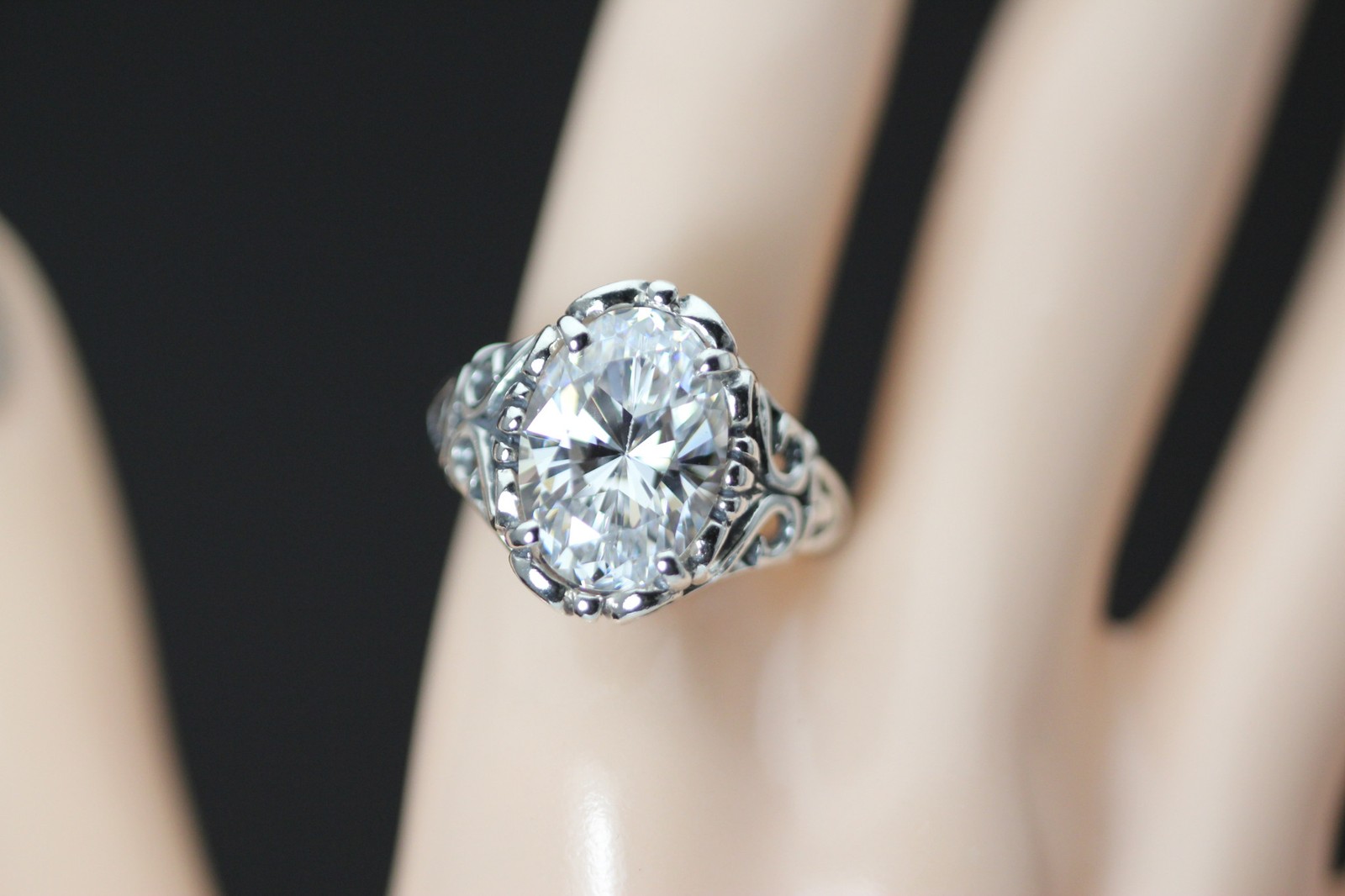 925 Sterling Silver KABANA Cubic Zirconia Size 8 Ring 7.3 Grams (RIN9660)