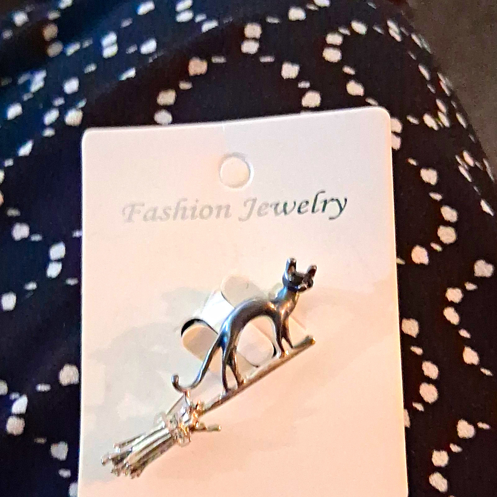 Fashion Jewelry Silver Tone Metal Cat Brooch Pin, Animals & Insects Theme