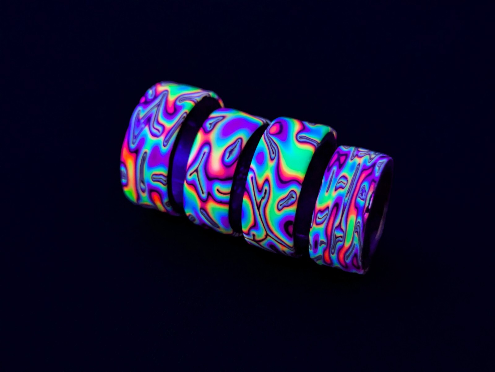 UV Ring Band, With a Psychedelic Neon Wavy Design Sizes 17mm – 21mm