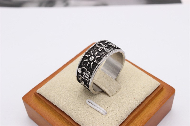 Model R1519 European & American Anubis Cross Ring