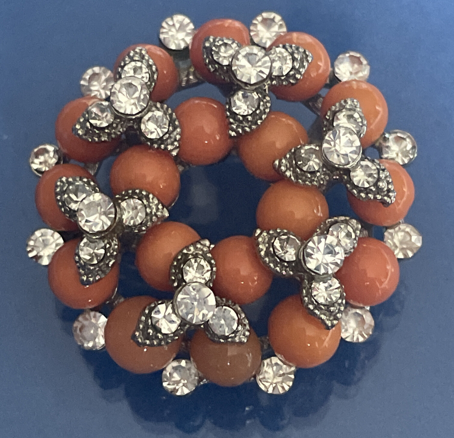 Coral Colored Bead & Rhinetone Wreath Brooch Pendant SilverTone E20