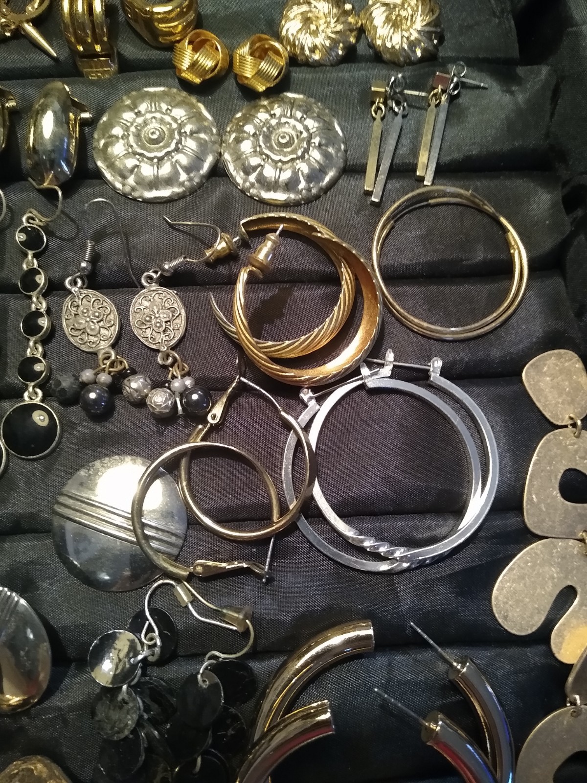37 Pr. Earring Lot Black Gold Silver Boho Pierced Dangle Hoop Some New (126)