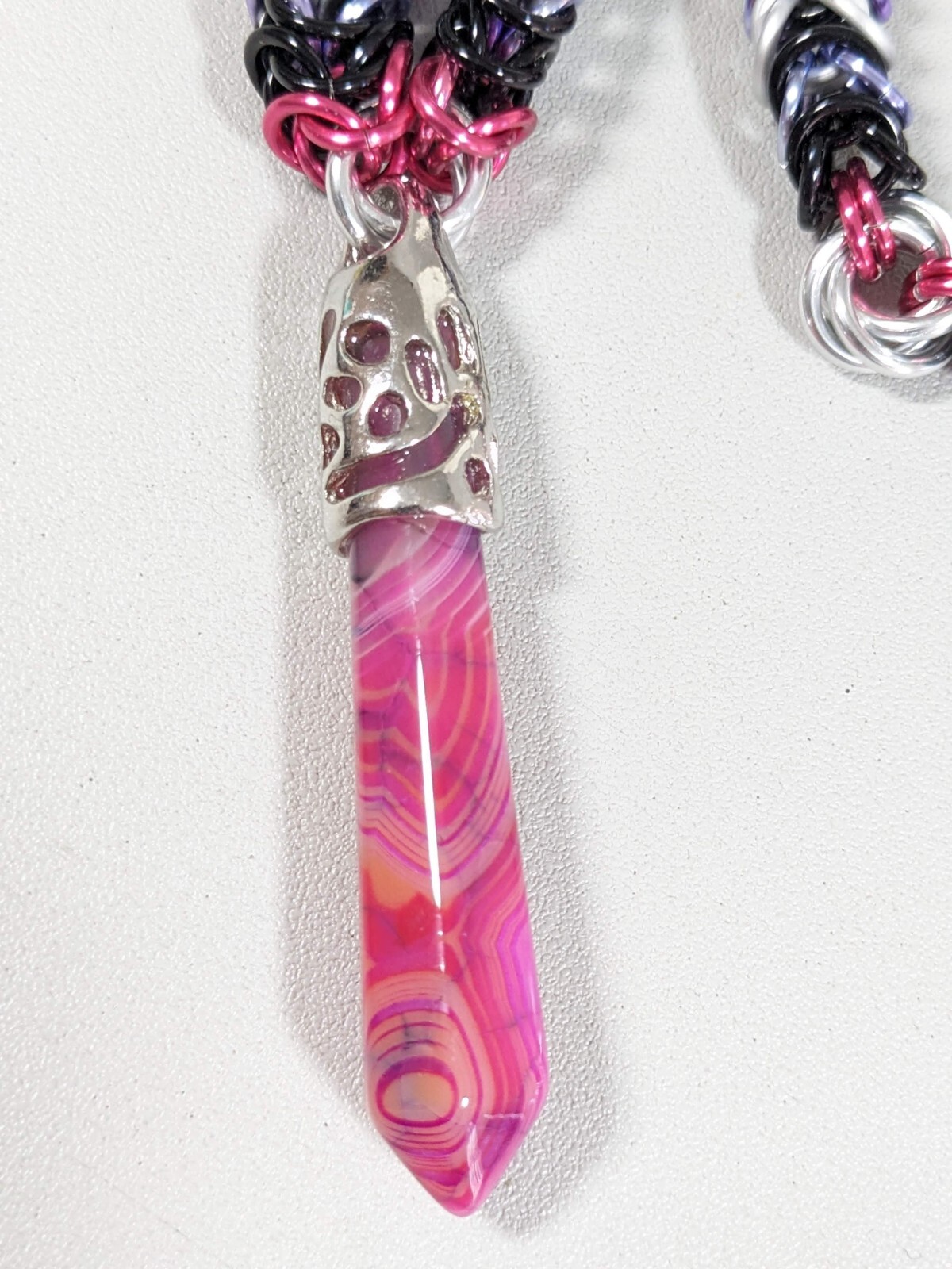 Black Pink Silver Tone Metallic Chain Glass Crystal Pendant Necklace 24 inches