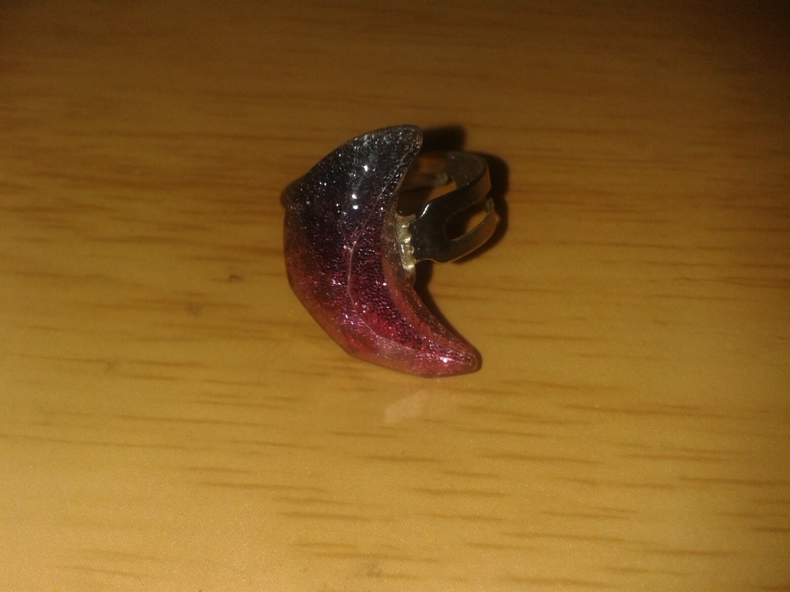 Childrens pink/silver glittery half moon ring. UK size 4 1/2.(D21d1)