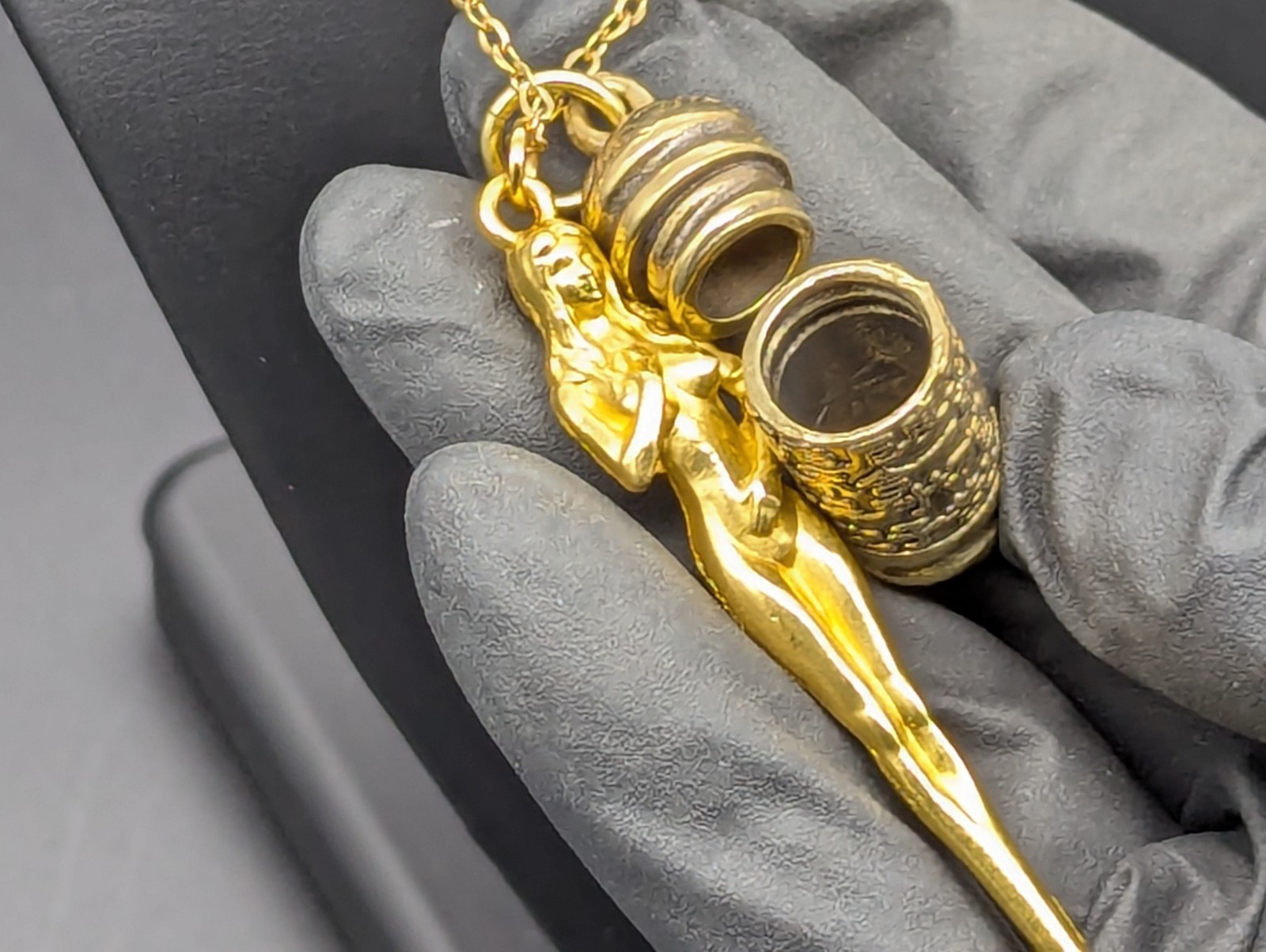 GOLD BURLESQUE WOMAN MINI PARTY BUMP SPOON NECKLACE & SCREW TOP JAR