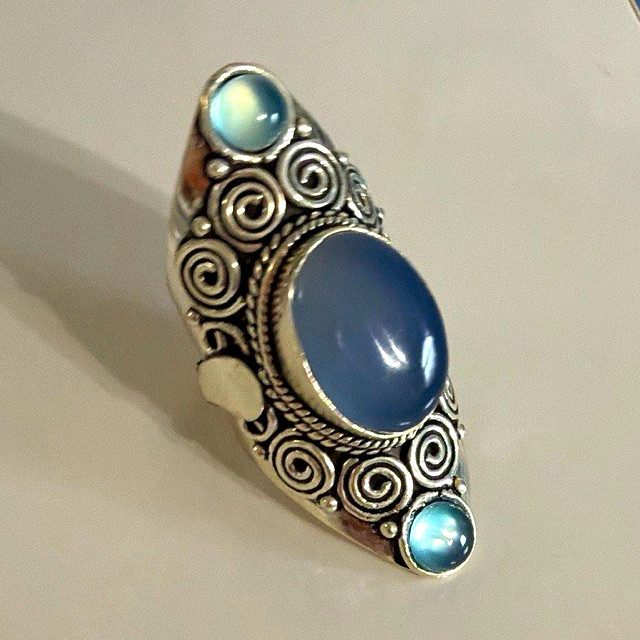 Cocktail Ring Size 8 Silver Tone Swirl Oval Blue Cabochon Bezel Set