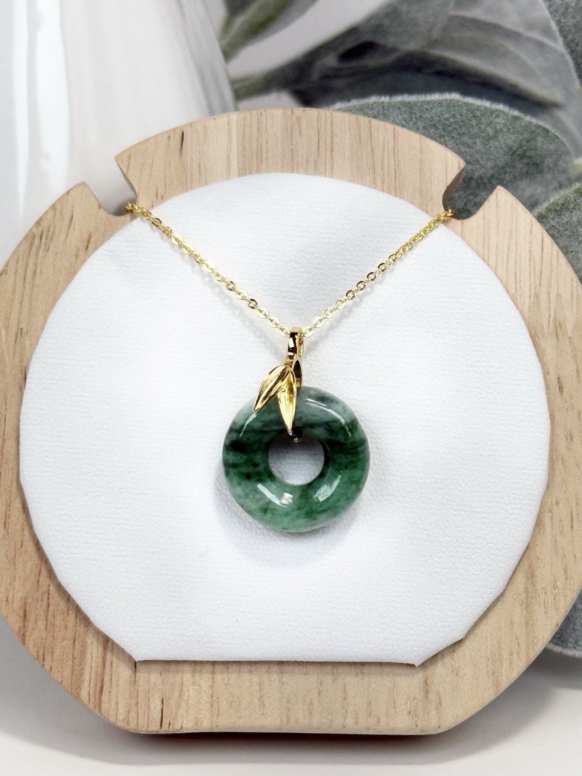 Jadeite Spicy Green Donut Pendant Necklace 19.3/6.8MM on Gold 18IN S925 Chain