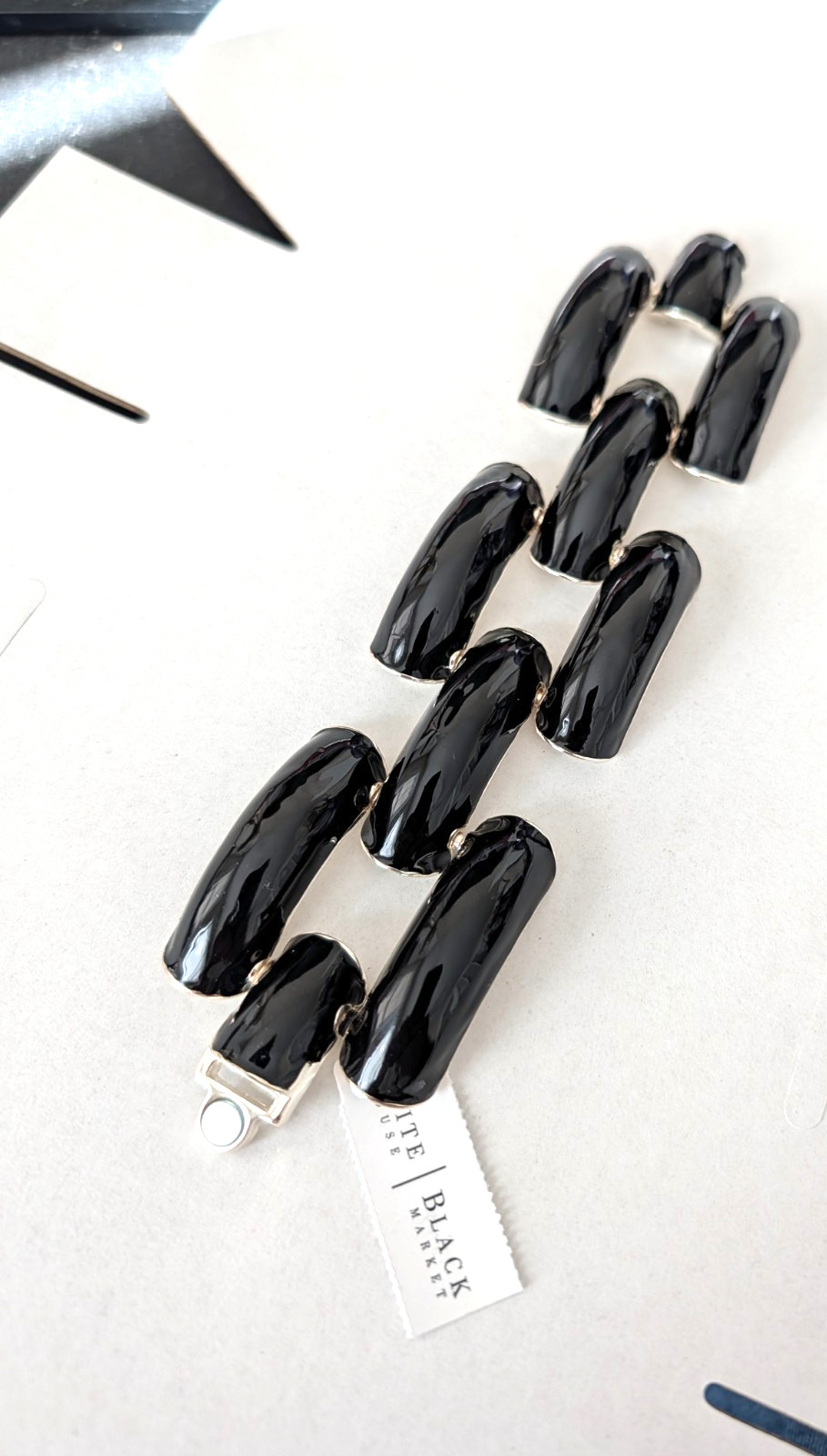 WHITE HOUSE/BLACK MARKET BRACELET 7″