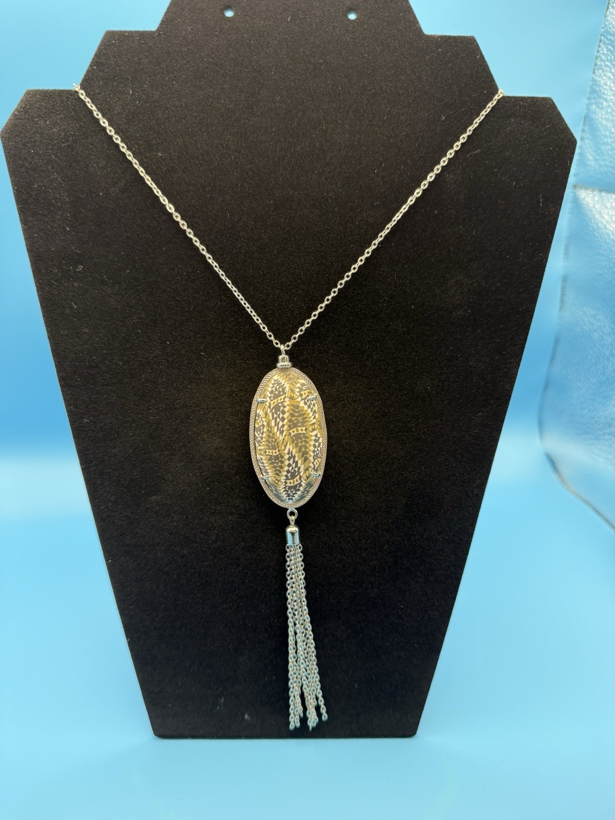 Jilzarah Silver-Tone Metal Oval Tassel Pendant Necklace Cable Chain 30 in