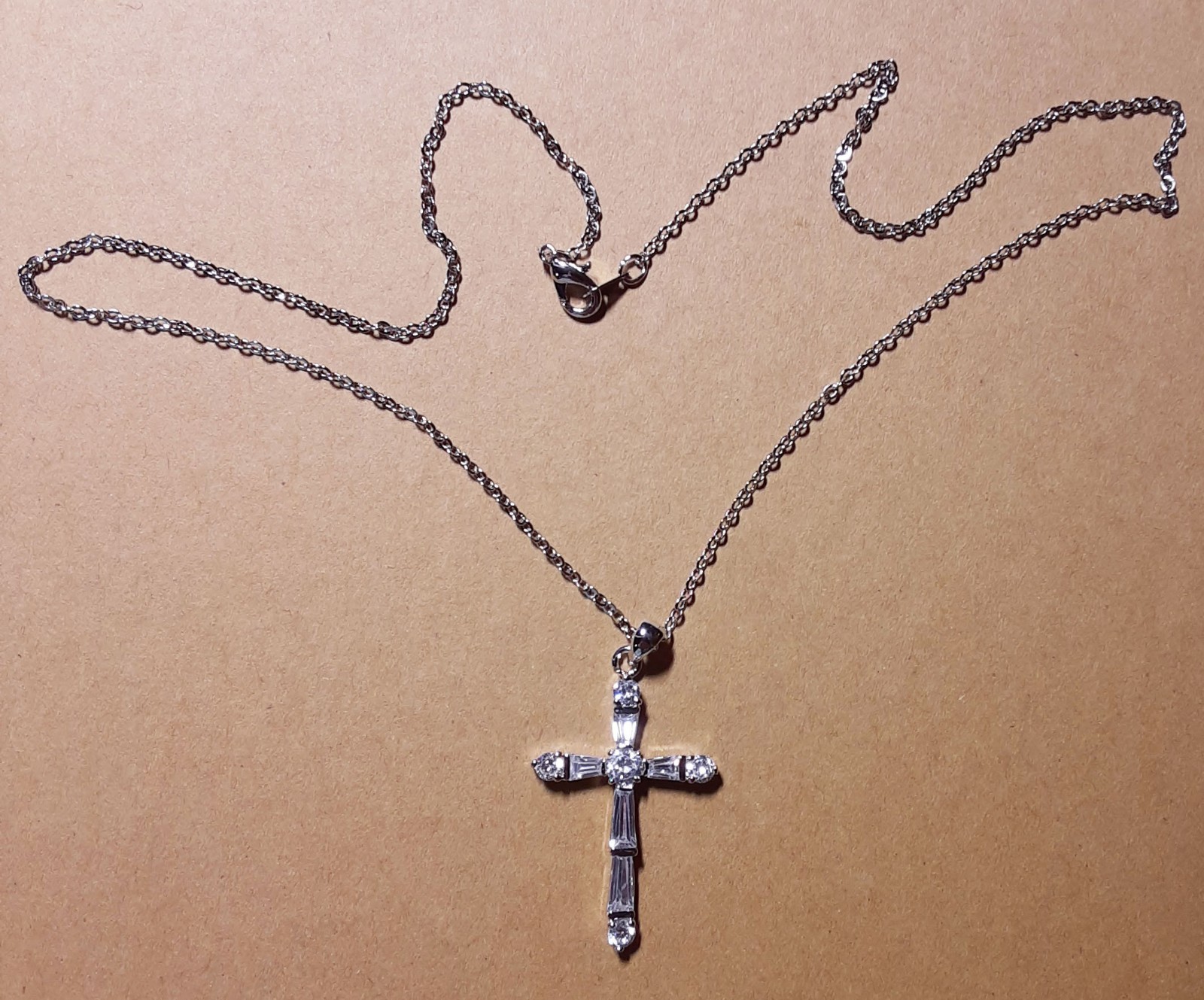 Beautiful Crystal Cross Pendant with Fine 17″ Chain — 10 Cut Crystals — New