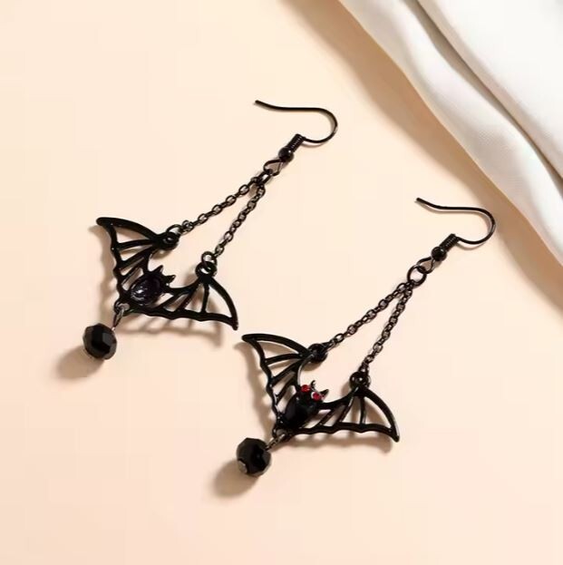 Creative New Gothic Bat Hook Earrings Black Vintage Halloween Jewelry for Women