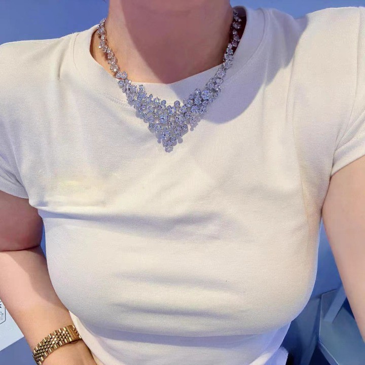 Swarovski Constella V-Necklace – Luxurious Crystal Jewelry