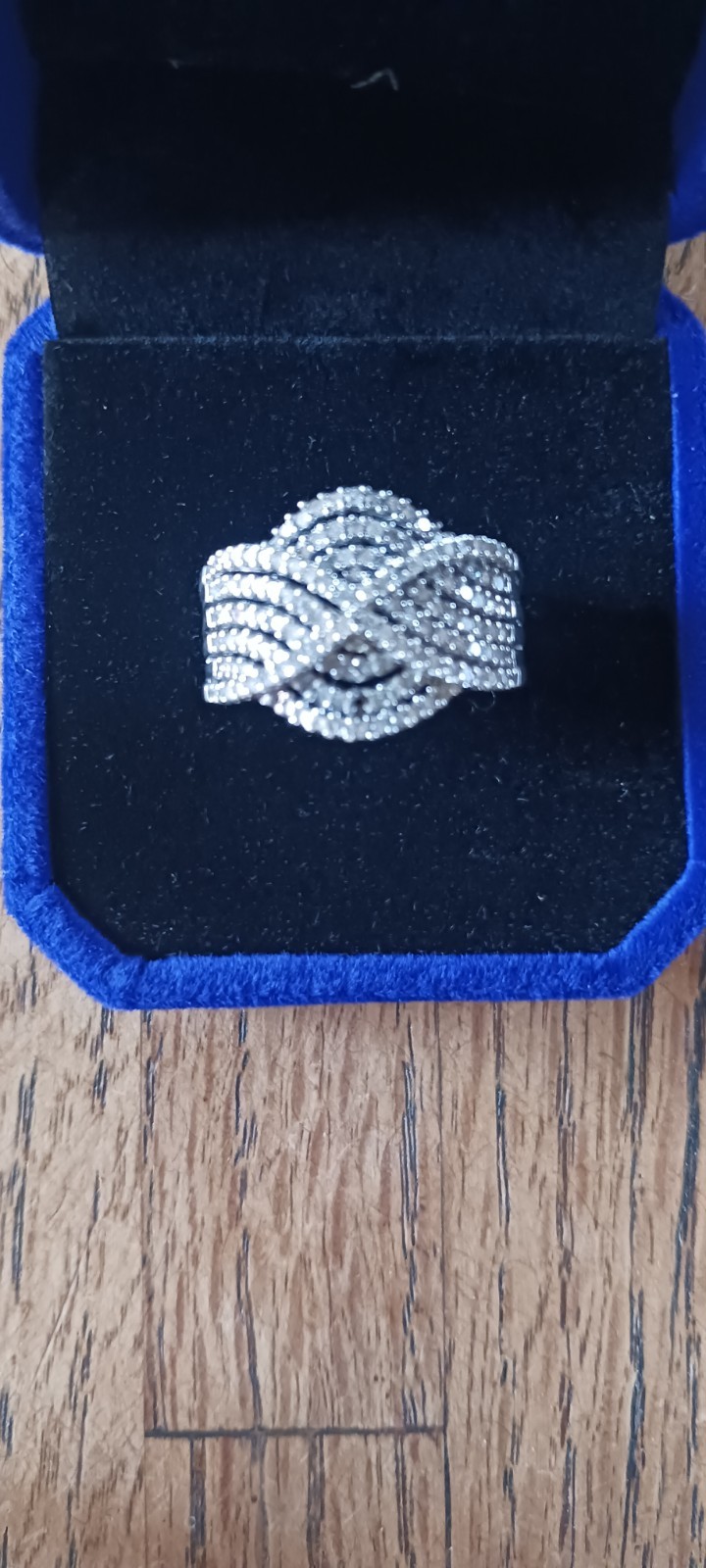 VINTAGE 925 SILVER REAL DIAMONDS CLUSTER RING SIZE 7 – 5.4 GRAMS