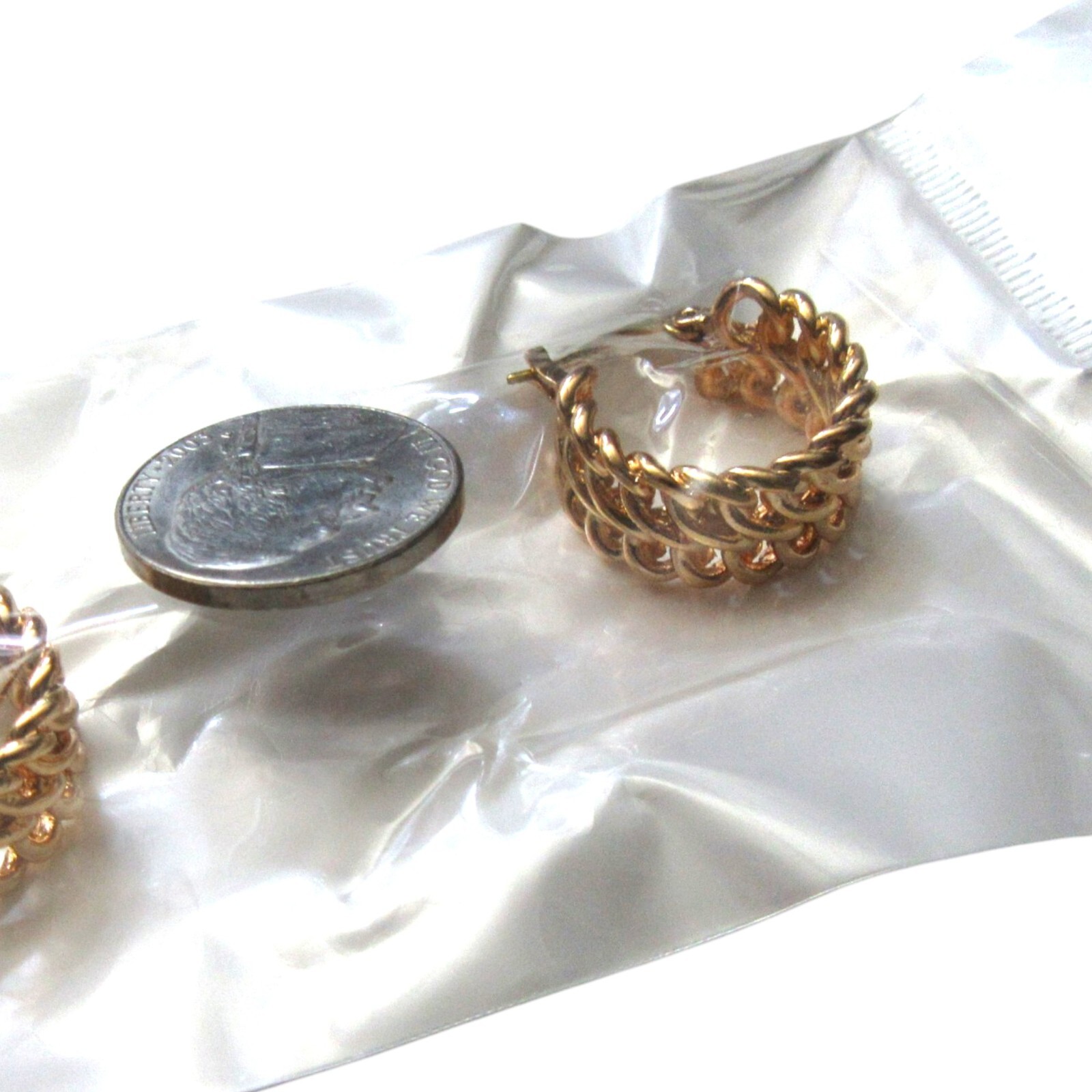 14K Gold Zinc Alloy Solid Geometric Linked Hoop Earrings ✨ NEW & TRENDY! ✨