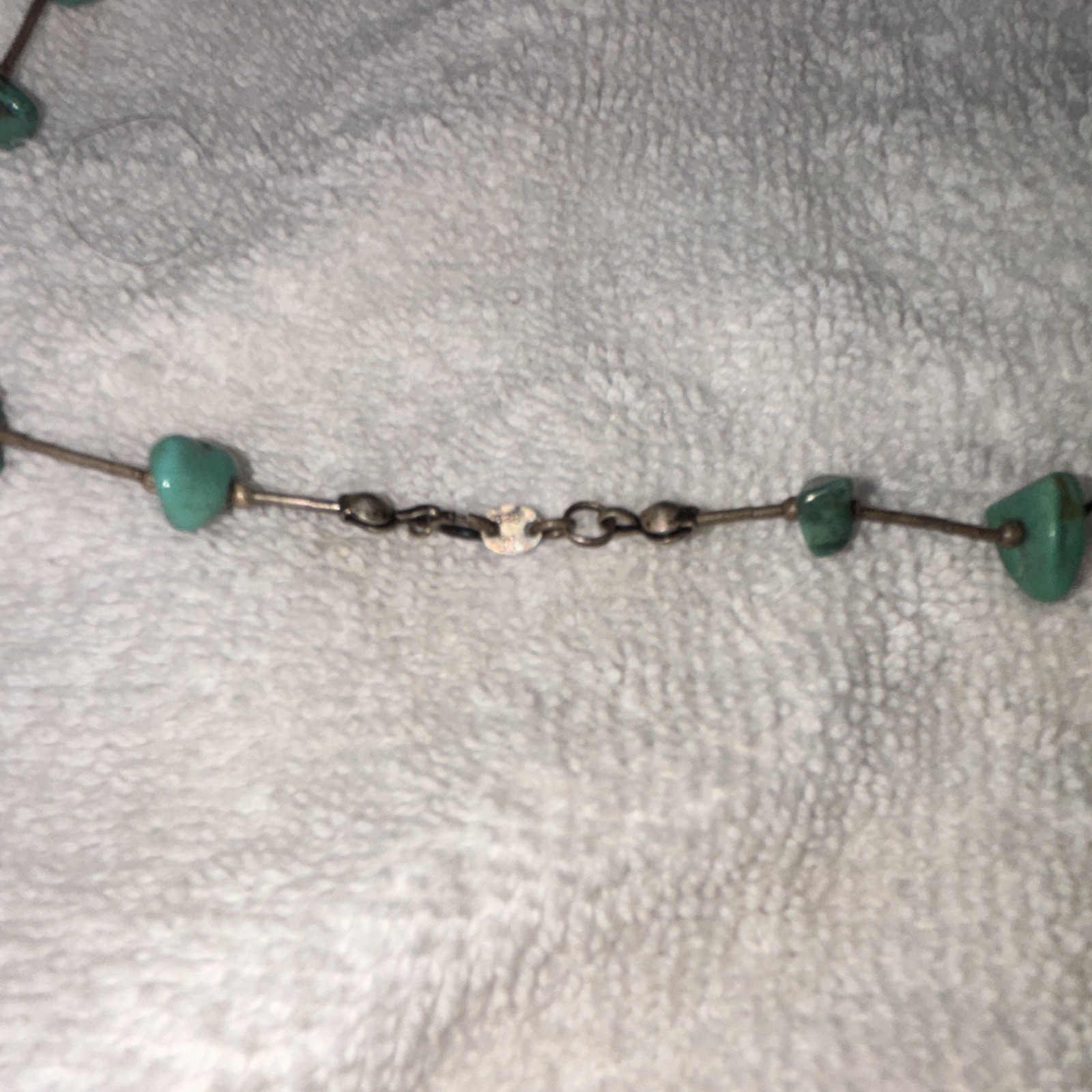 Green Turquoise Chip Beaded Necklace Silver Tone Chain Lobster Clasp