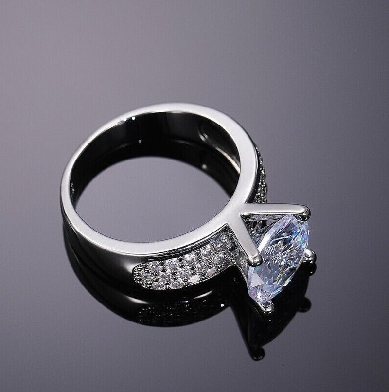 Stunning 2.50Ct Round Cut Simulated Diamond Wedding Ring 14K White Gold Plated