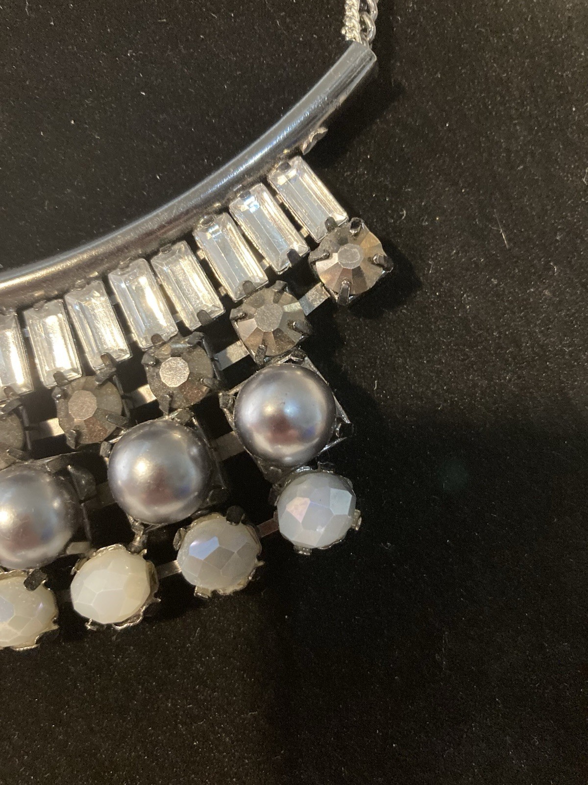 Simply Vera Wang Gray/Silver/Black Statement Necklace Silver Tone 16 – 19 in