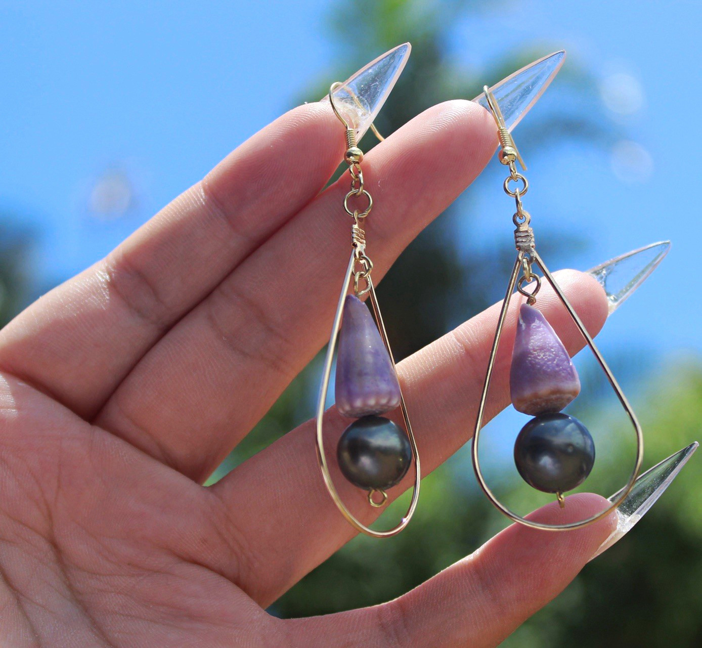 Pearl and Hawai’i shell teardrop earrings