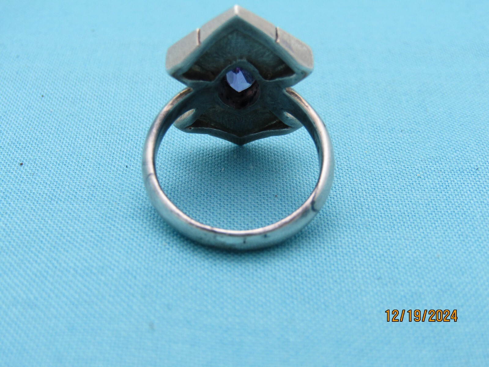 Vtg Sterling Silver Amethyst CZ Stone Design Ring Size 7.5” 7.3 Grams X676