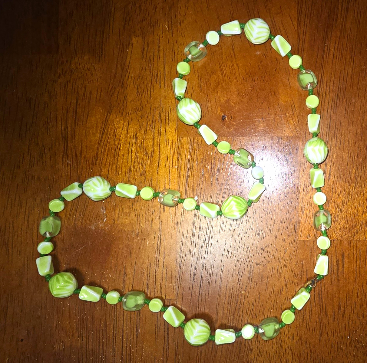 Green Plastic Beaded Necklace Strand, Ball/Bead Chain, No Stone, 26″.