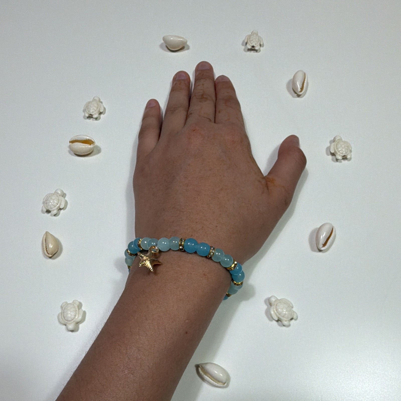 Blue & Light Blue Round Beaded Stretch Bracelet Gold Tone Dangle Starfish Charm
