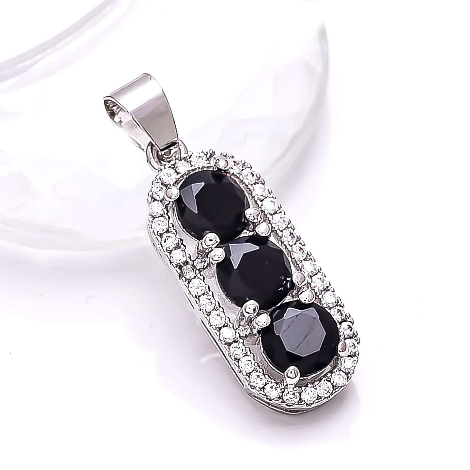 Black Onyx & Cubic Zirconia Gemstone 925 Sterling Silver Pendant 1.10″ P79319