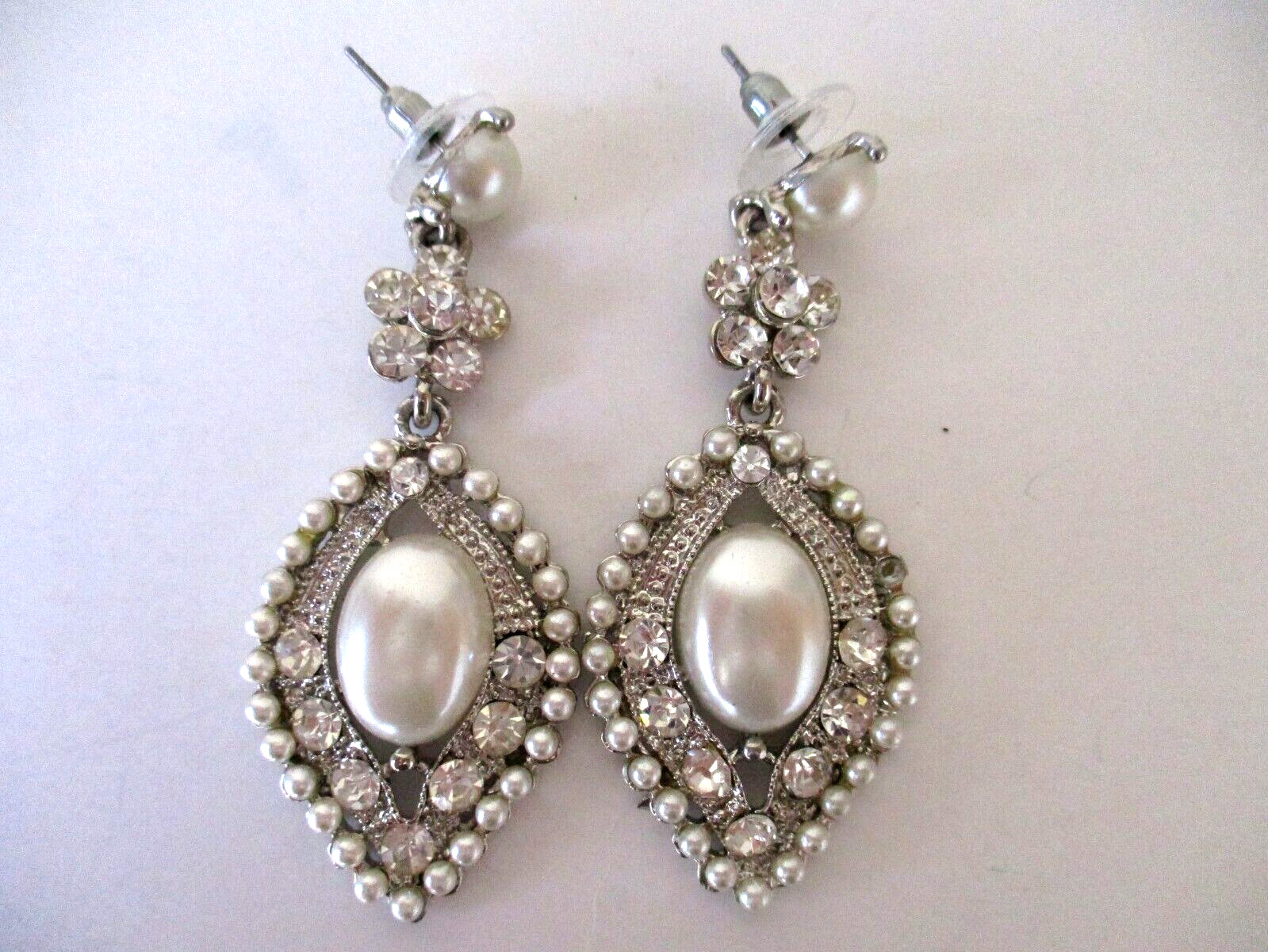 Imitation Pearl & Rhinestone Earrings Teardrop Chandelier Design Silver Tone