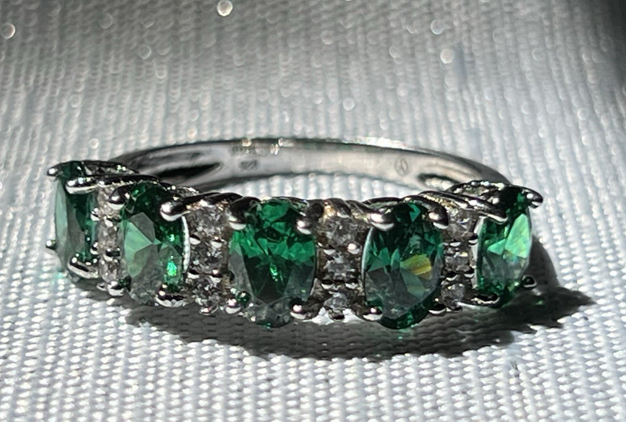 Green & White/colorless CV Sterling Silver 925 Eternity Band Ring, Size 6.75