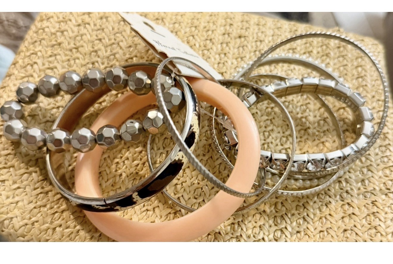Silver Tone Stackable Beaded Bangle Bracelet Set Peach Black No Clasp