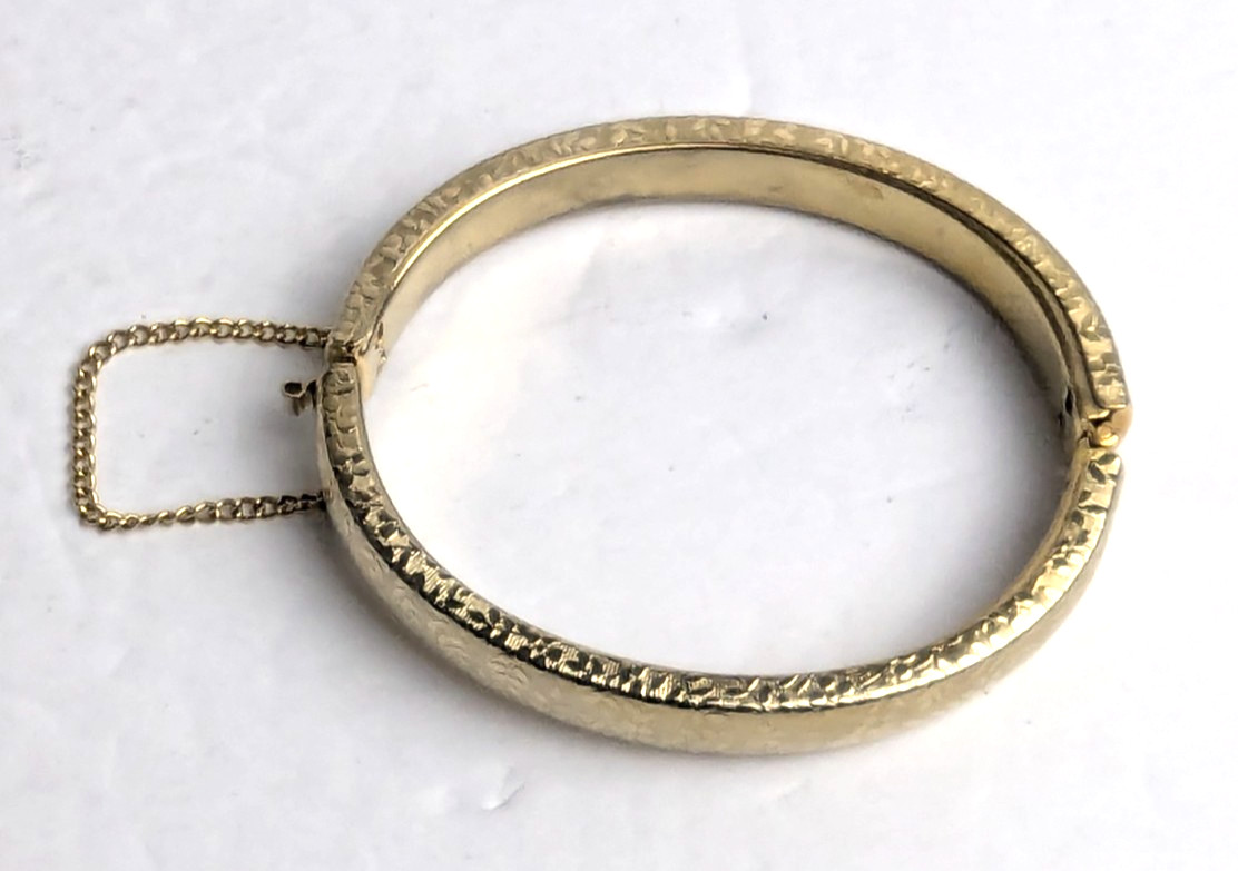 Vintage Gold Plated Hinged Floral Engraved Bangle Bracelet Excellent Condition