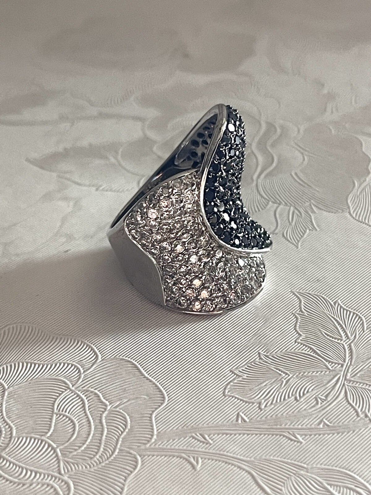 Bold Silver Tone Ring Band with Black And White Pave Stones Statement Size 7