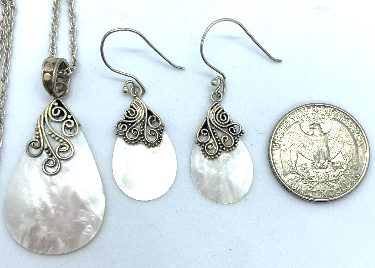 ATI Sterling Silver / 925 Mother of Pearl Drop Pendant Necklace ‘& Earrings Set