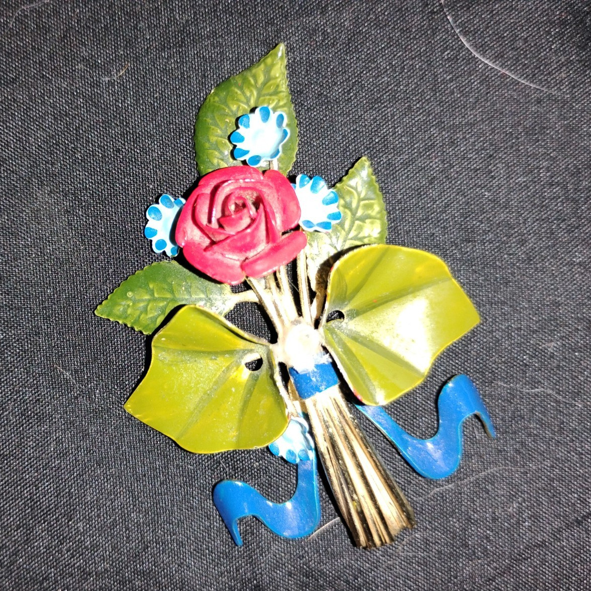 Gold Tone Metal Floral Bouquet Brooch Pin Green Leaves Pink/Blue Flowers