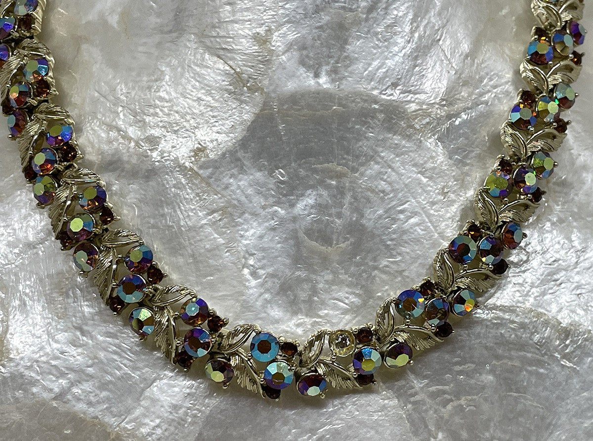 Vintage Lisner Goldtone Choker Necklace with Iridescent Rhinestones and Leaves