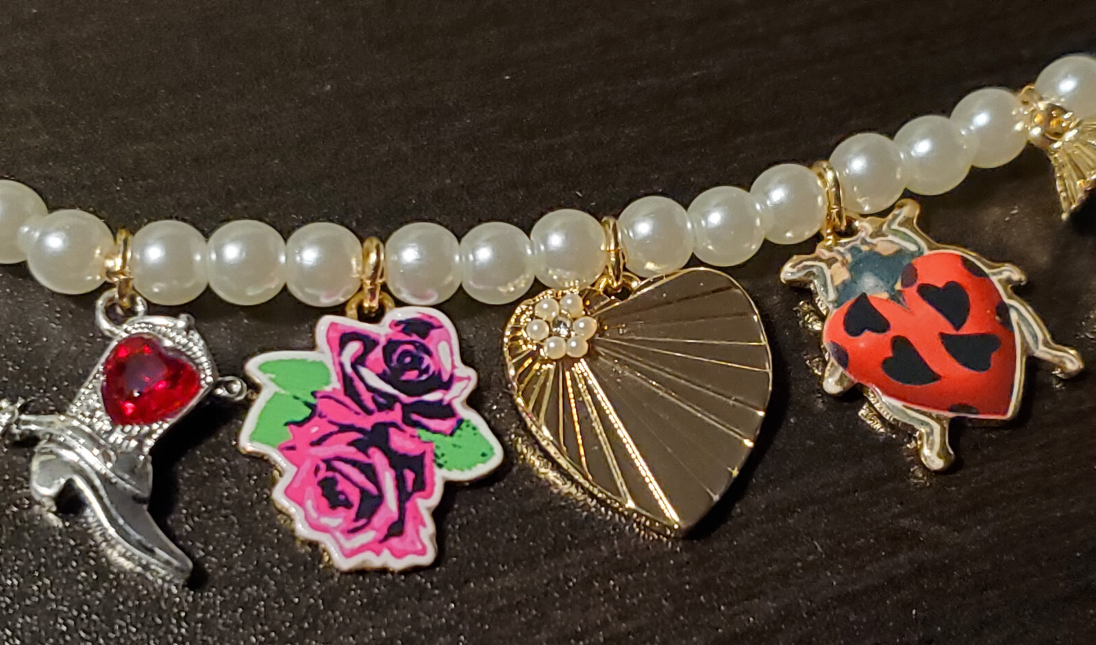 Chic Betsey Johnson Faux Pearl Necklace w/ 7 Charms – Nature and Beauty Theme