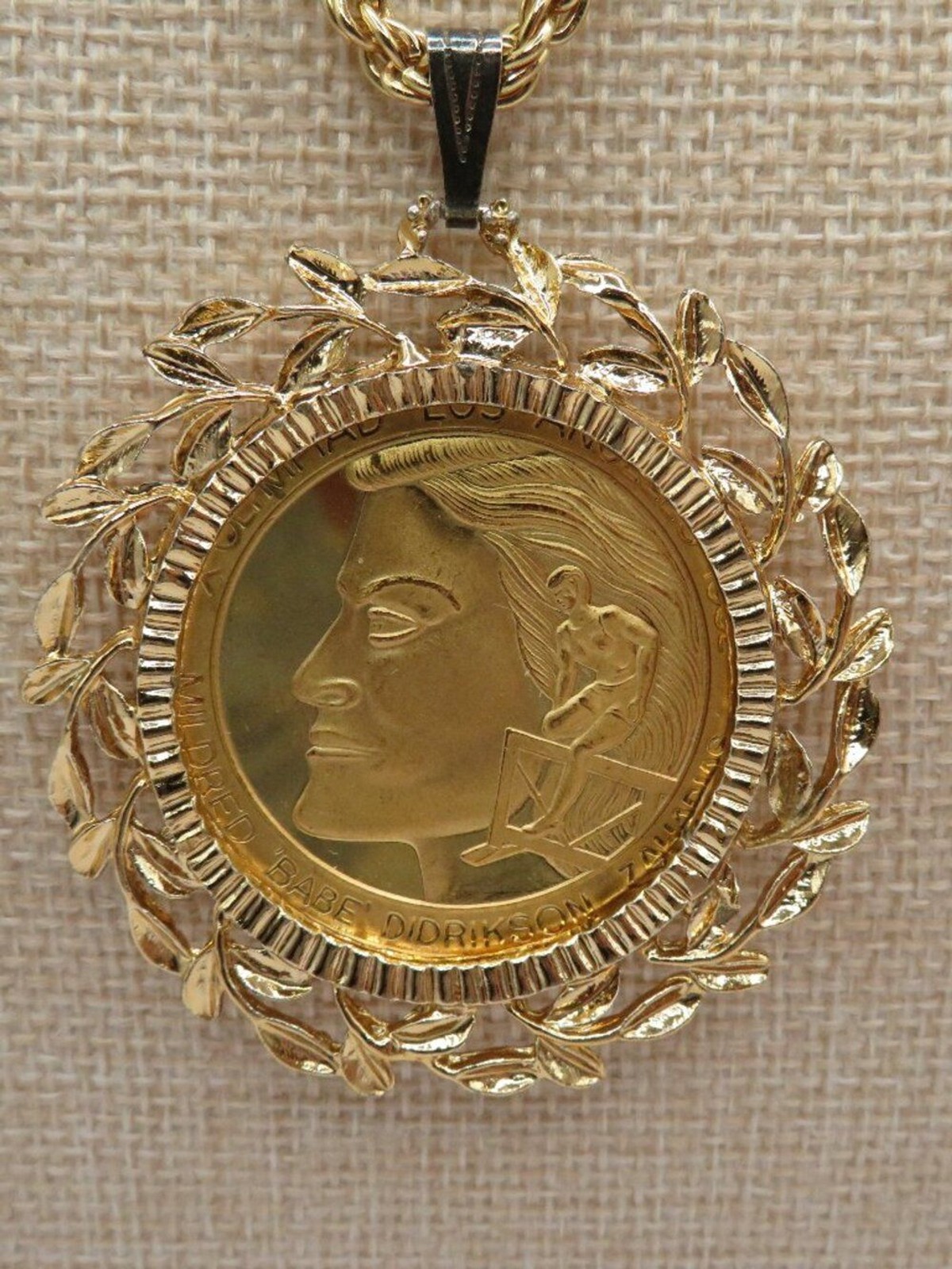Babe Didrikson Zaharias Commemorative Medallion Pendant Gold Tone Necklace
