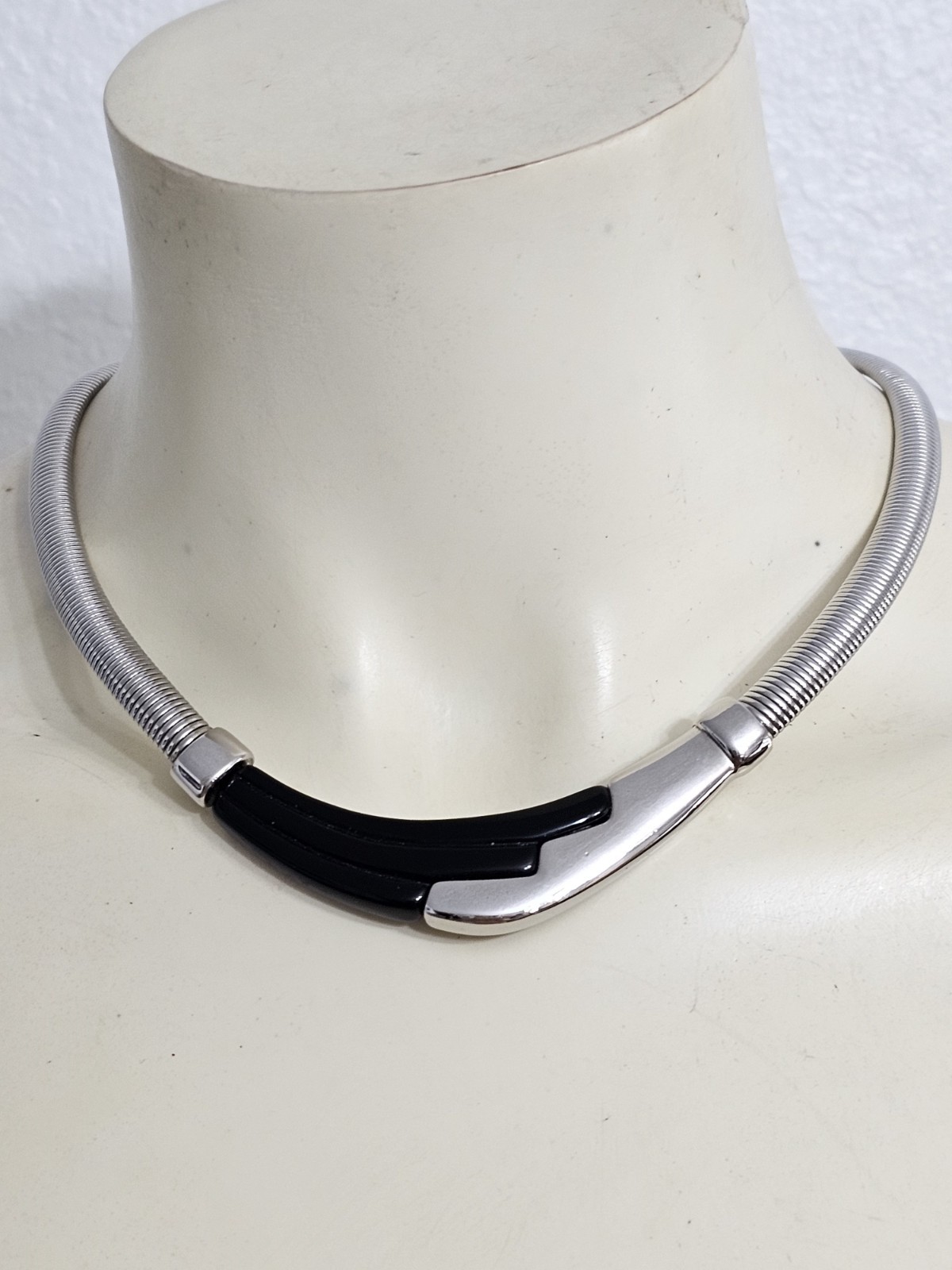 Napier choker necklace silver tone with black 18” excellent condition