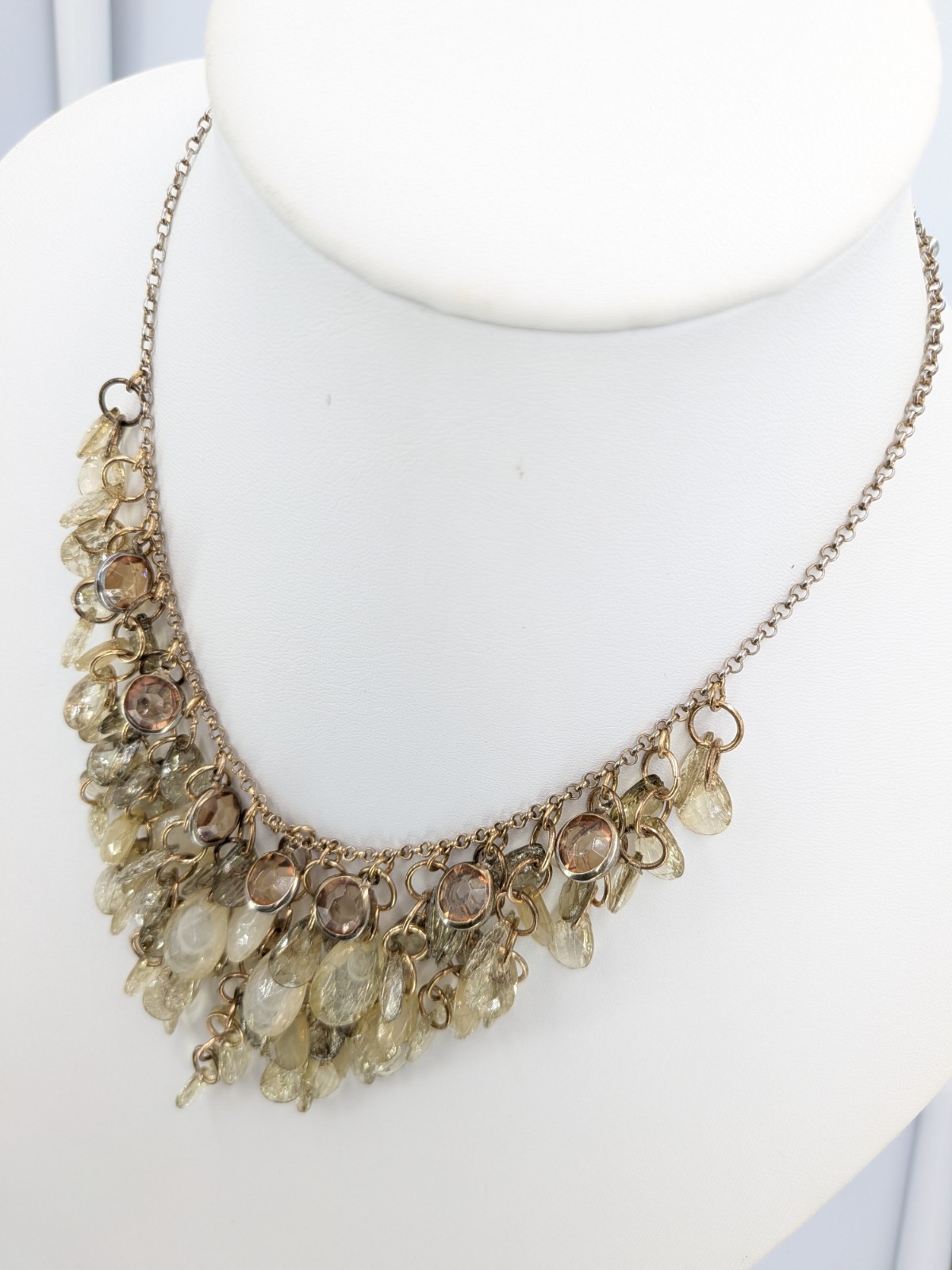 Unsigned Acrylic Leaf Fringe Bib Necklace Clear Cream Mixed Tone 19in 43g Chic