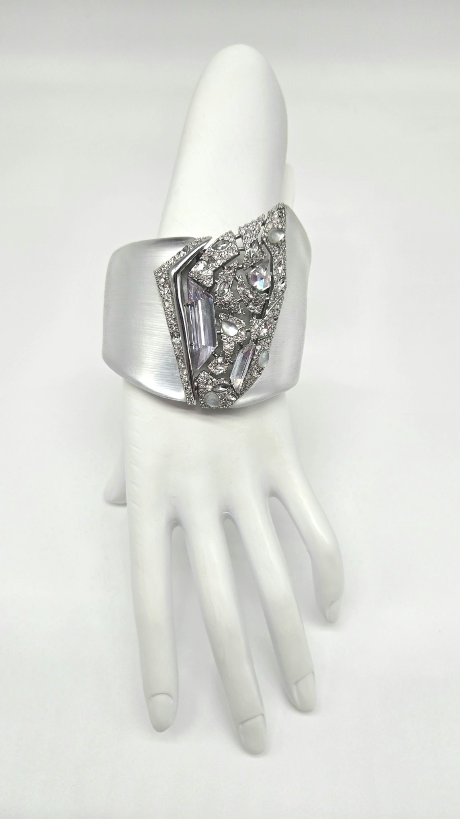 Alexis Bittar Architectural Crystal Lucite Hinged Cuff – Collector Statement