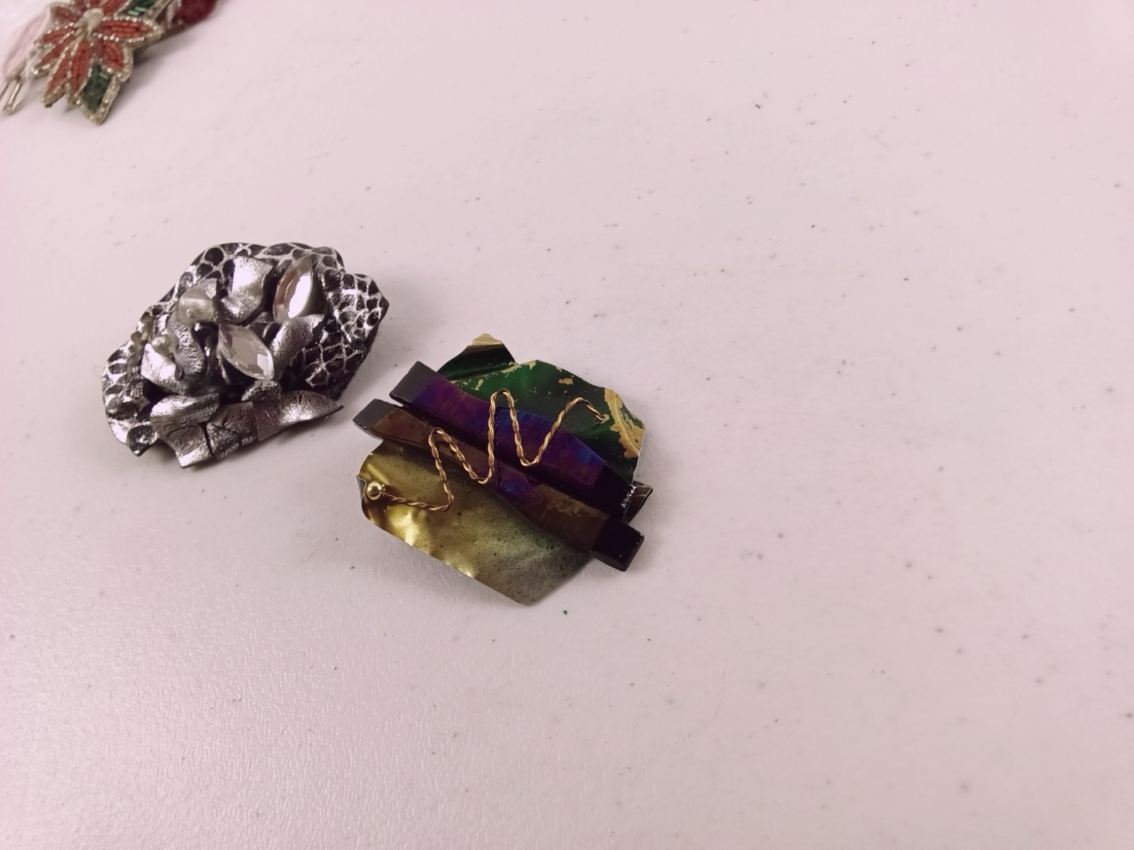 Brooch Pins Lot of 2 Beetlejuice Mara Schitts Creek Flare Tin Aluminum Party 2pc